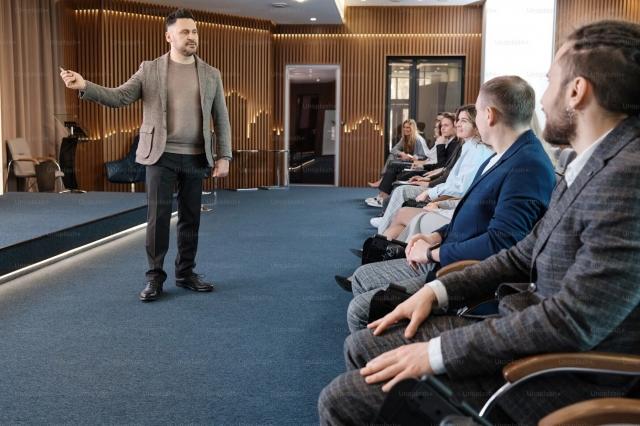 The Art of the Elevator Pitch: Mastering the Art of Self-Promotion